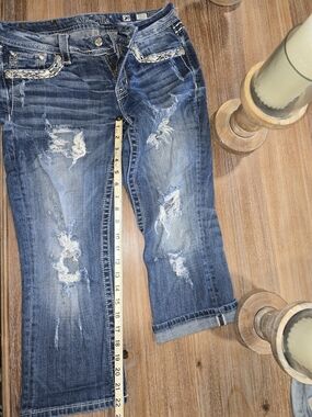 Miss Me Distressed Cropped Blue Denim Jean Capri Size 29